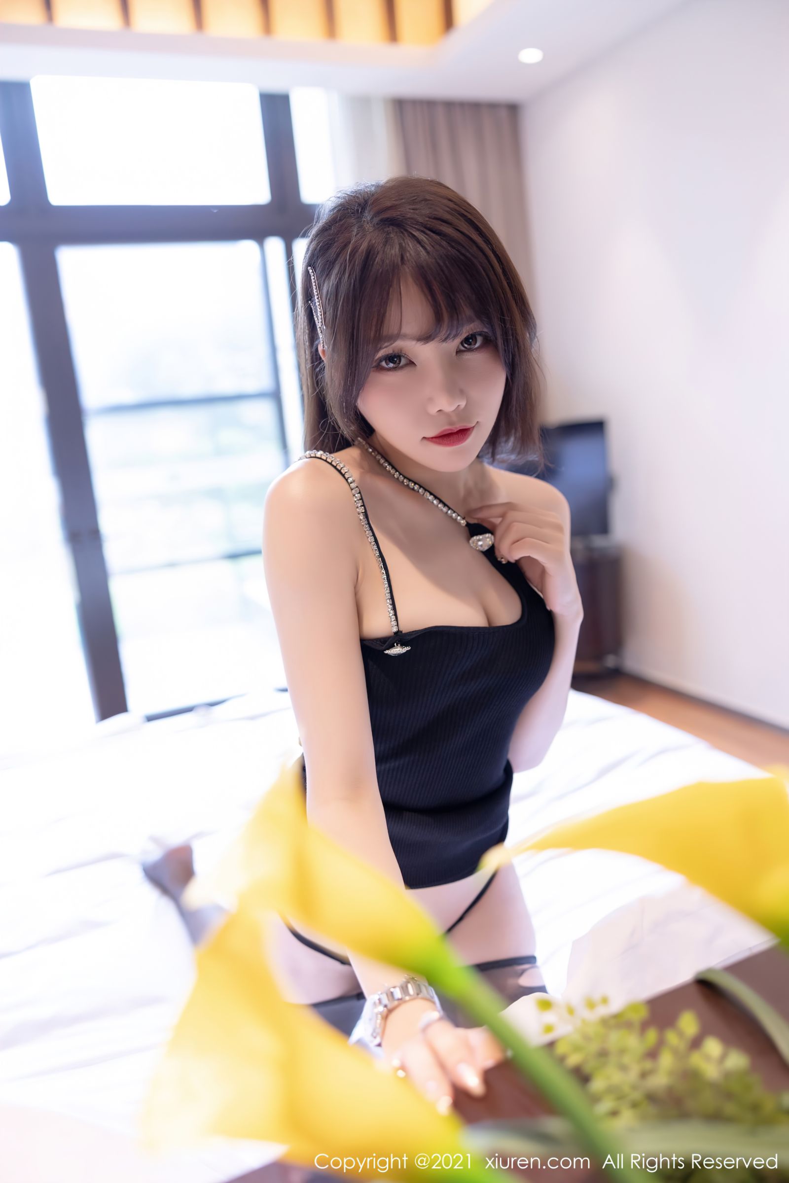 [XiuRen秀人网]-No.3763-芝芝Booty-吊裙与发光黑丝-