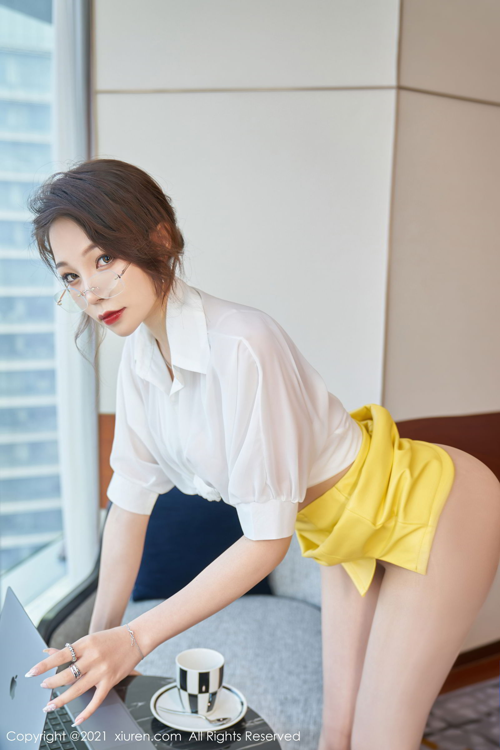 [XiuRen秀人网]-No.3543-芝芝Booty-眼镜OL-