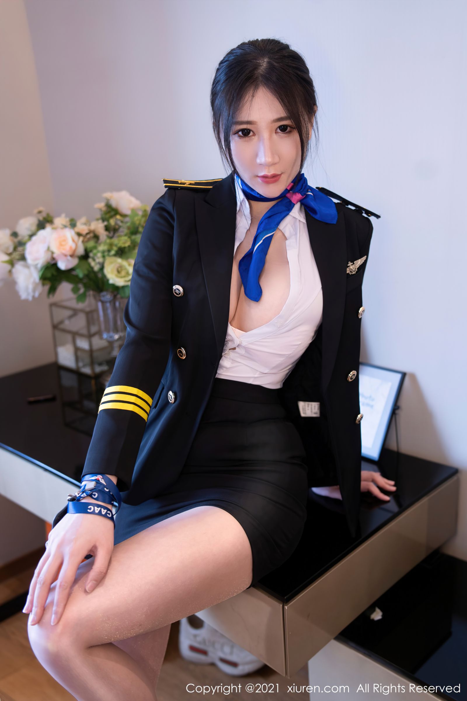 [XiuRen秀人网]-No.3839-顾乔楠-制服机长长发飘逸-