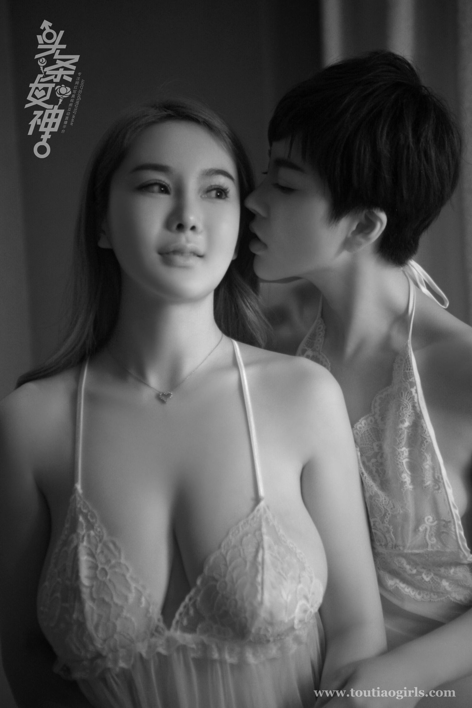 [Toutiaogirls头条女神] 易阳/金卓然 &#8211; 流脂玉器 丝袜美图[24P]